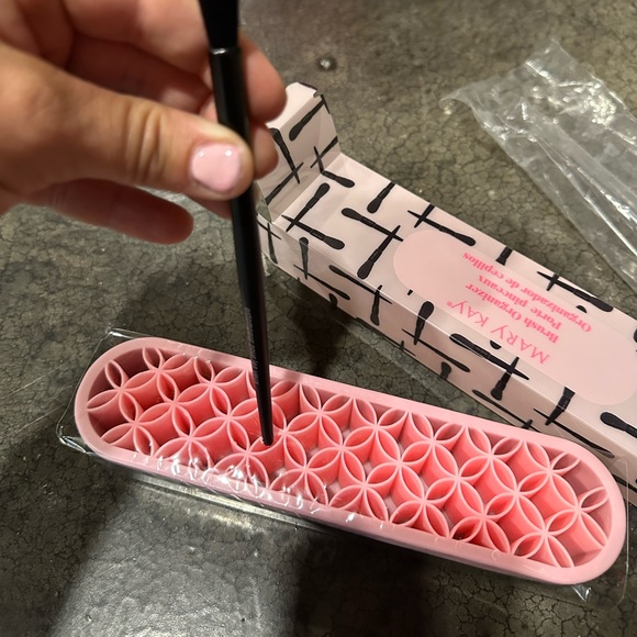 Sold Brush organizer - Picture 5 of 5